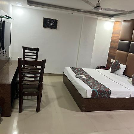 Hotel Le Mount Near Igi Airport New Delhi Exteriör bild