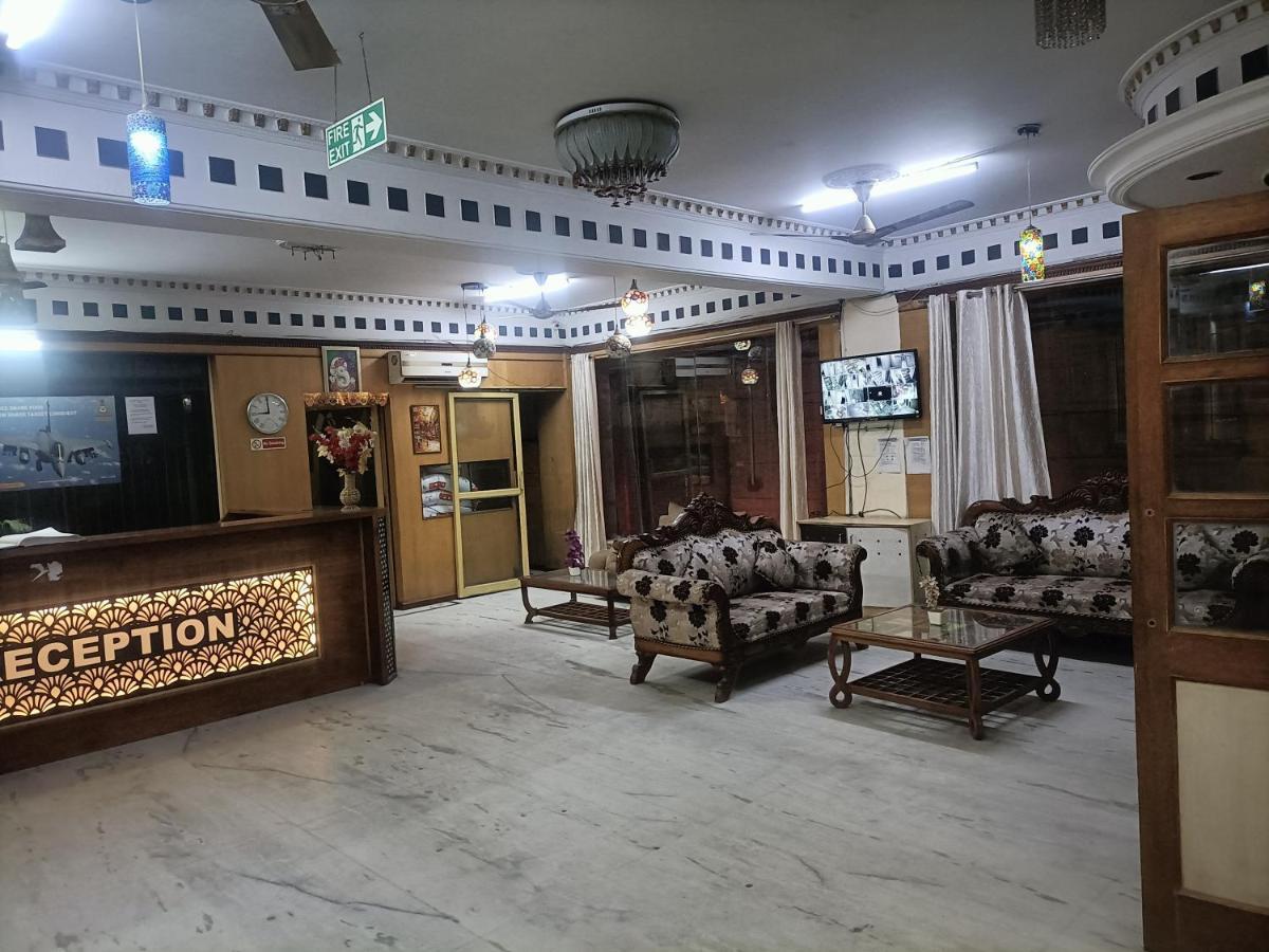 Hotel Le Mount Near Igi Airport New Delhi Exteriör bild