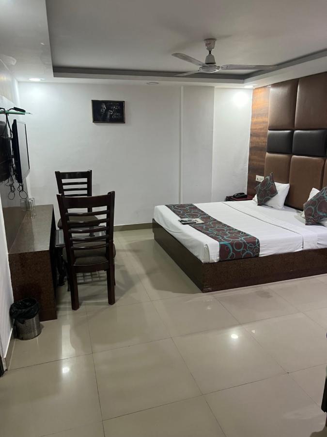 Hotel Le Mount Near Igi Airport New Delhi Exteriör bild