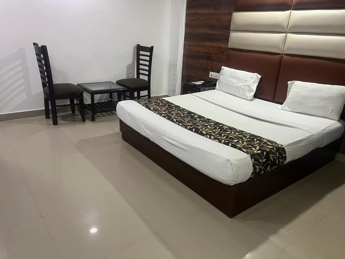 Hotel Le Mount Near Igi Airport New Delhi Exteriör bild